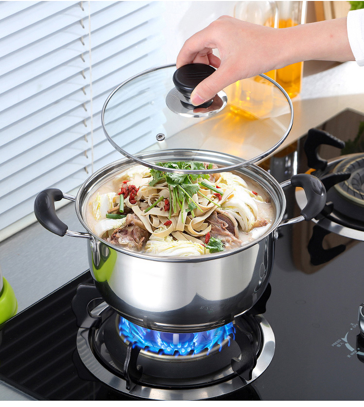 Ergonomic handles on stainless steel cookware set