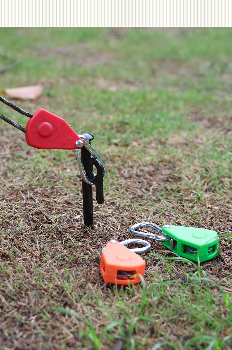 Sturdy hanging accessory for home and garden