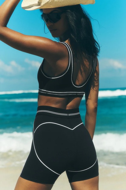 4" Airbrush Heart Throb Short