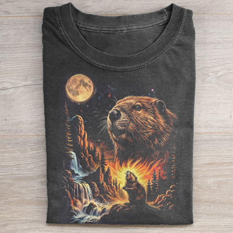 Beaver Vintage Moon 90s Washed Graphic T-shirt
