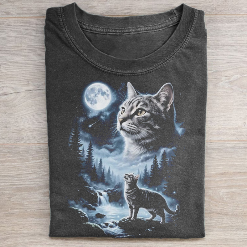 Tabby Cat Howling to the Moon T-shirt