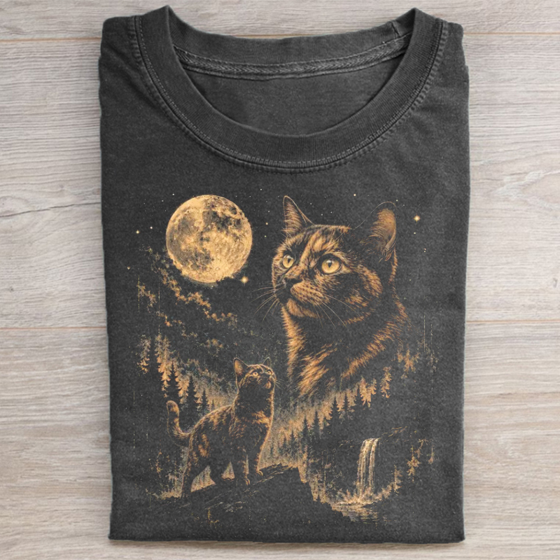 Tortie Cat Meowing to The Moon T-shirt