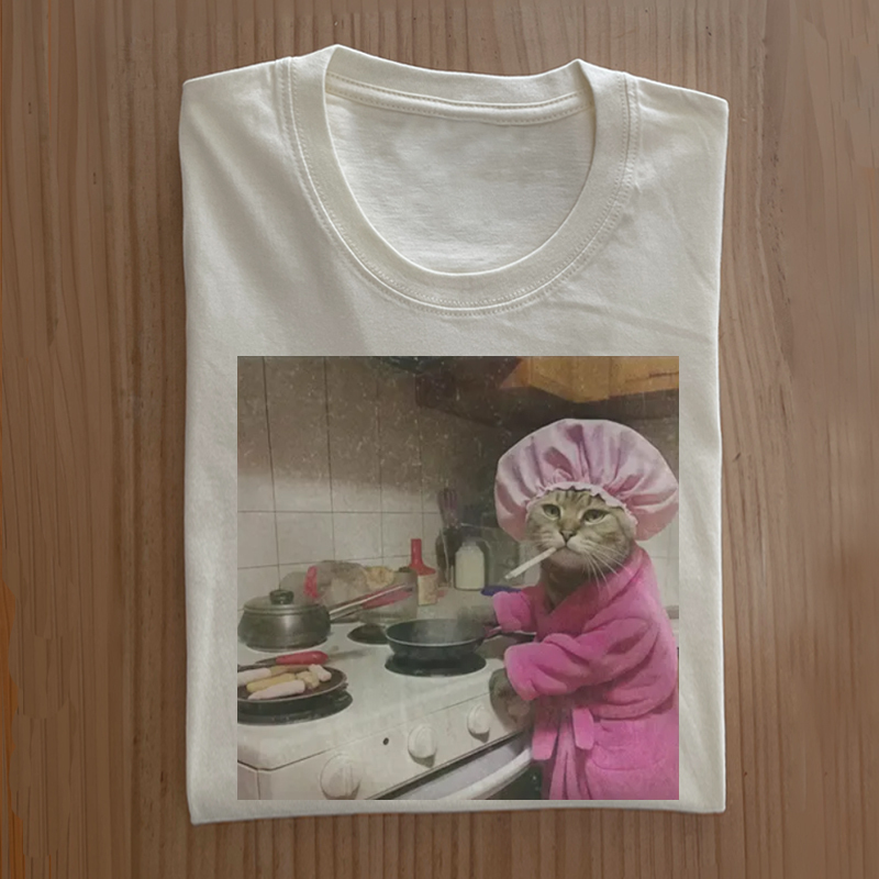 Funny Housewife Cat T-shirt