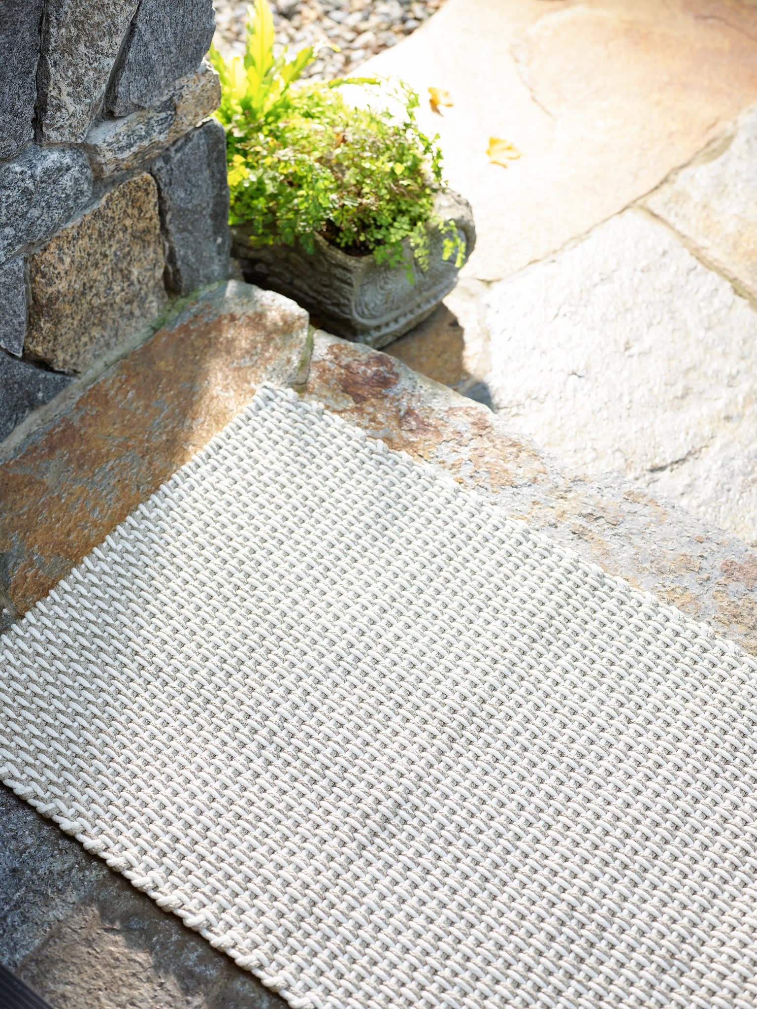 Two-Tone Rope Handwoven Indoor/Outdoor Rug | Platinum/White