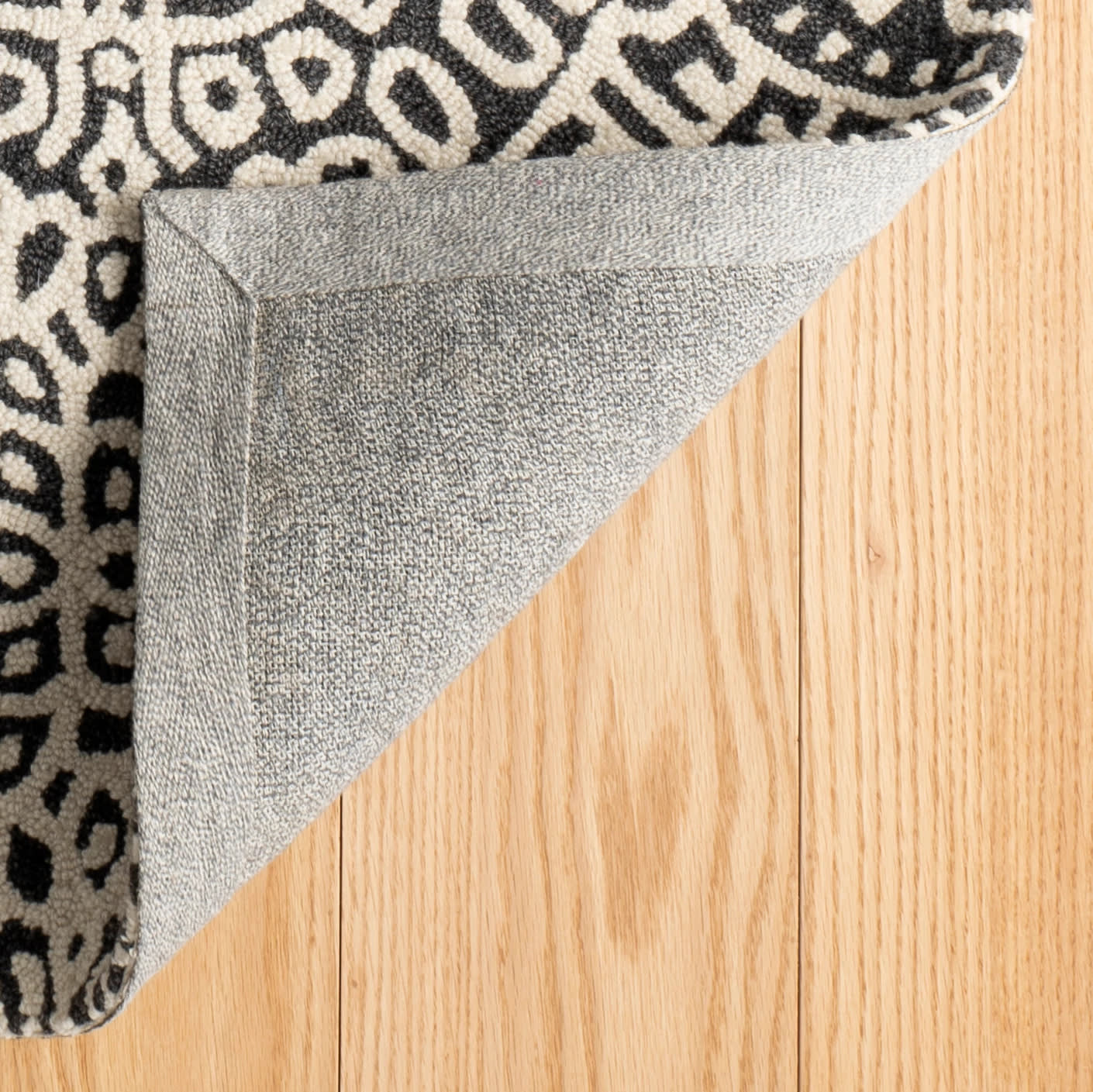 Temple Hand Micro Hooked Wool Rug | Charcoal