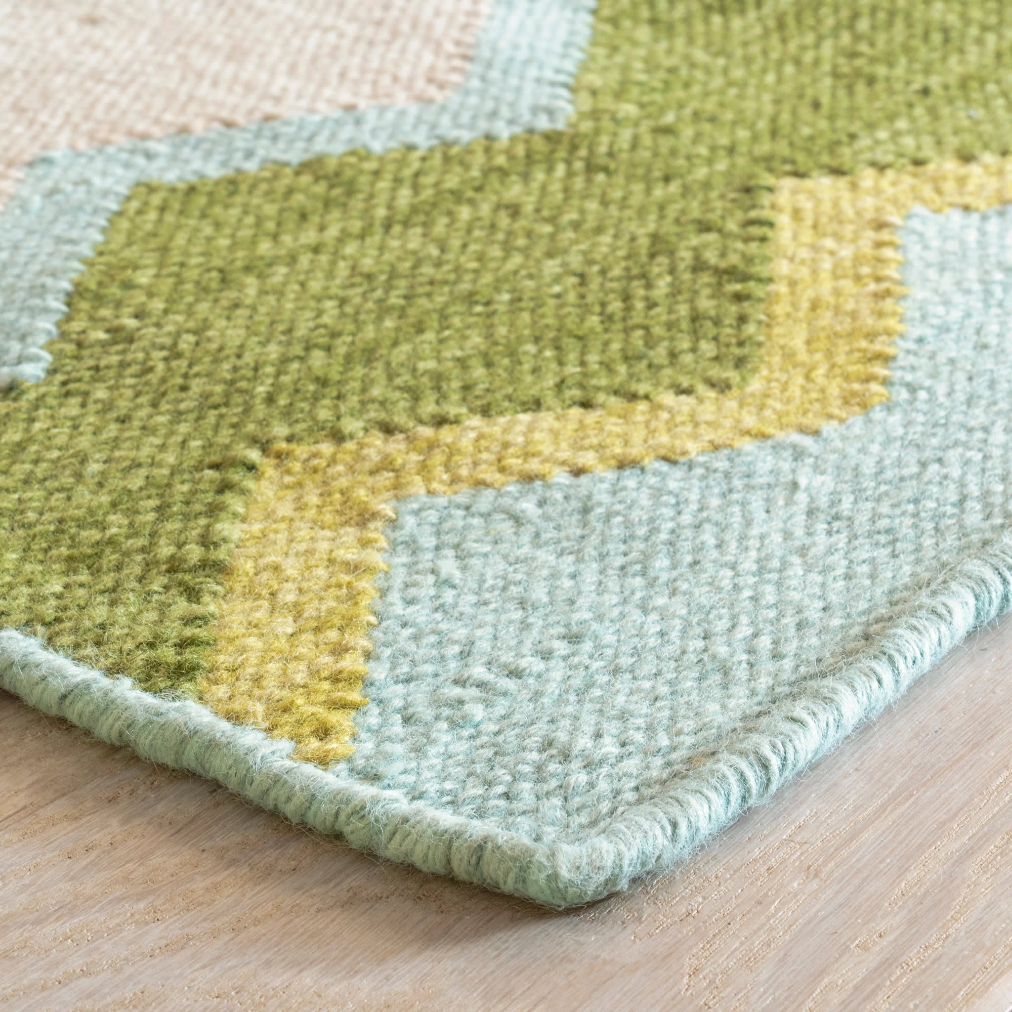 Safety Net Handwoven Indoor/Outdoor Rug | Green