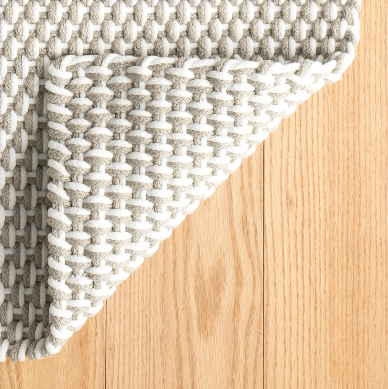 Two-Tone Rope Handwoven Indoor/Outdoor Rug | Platinum/White