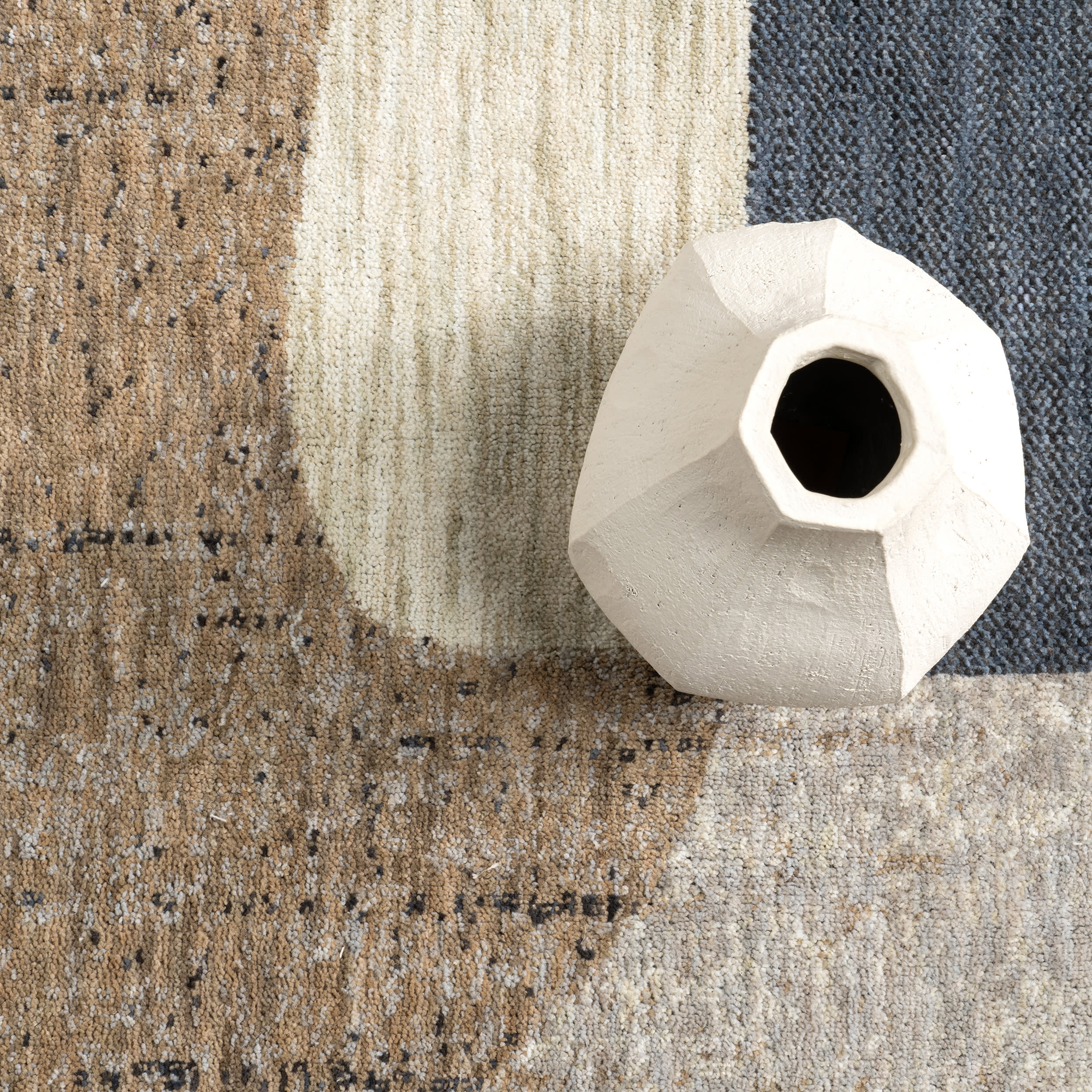 Ryanna Mid-Century Modern Abstract Area Rug | Multicolor