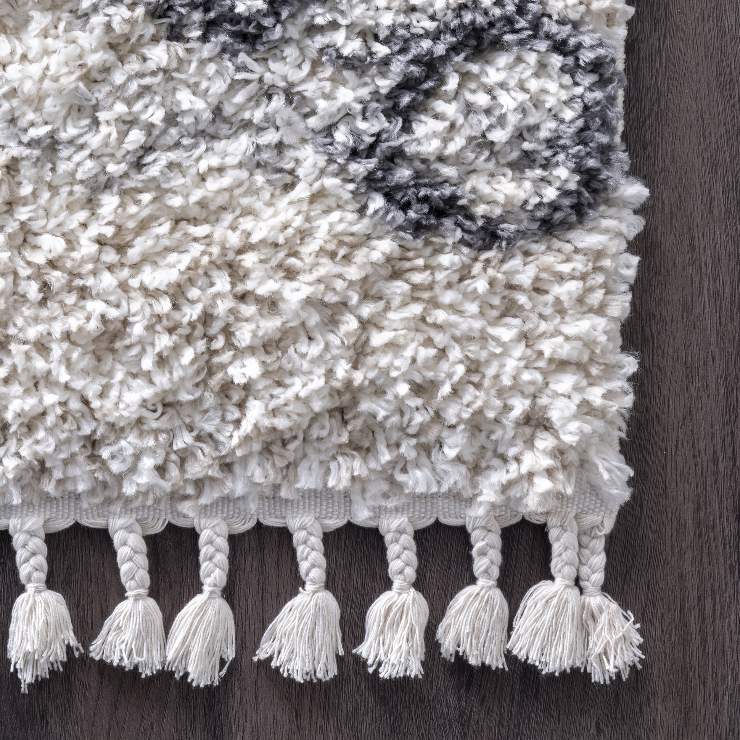 Diamond Moroccan Shag With Tassels Rug | Ivory