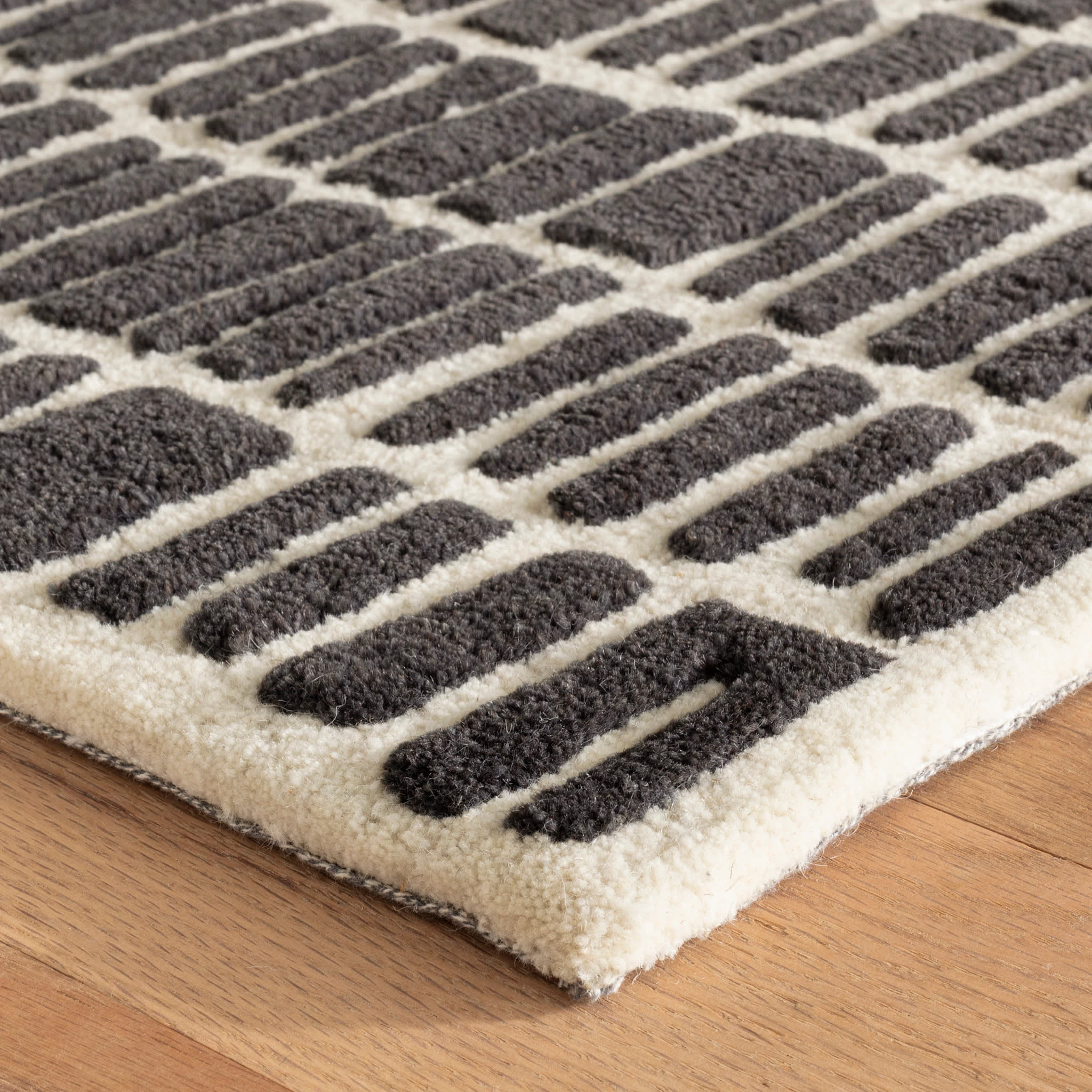 Hand Tufted Wool Rug | Charcoal