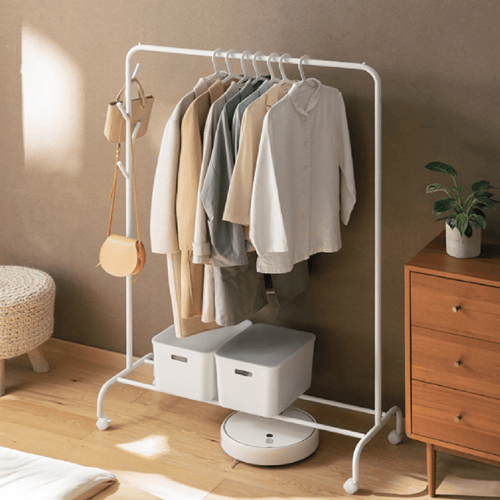 CLOTHING & ACCESSORIES