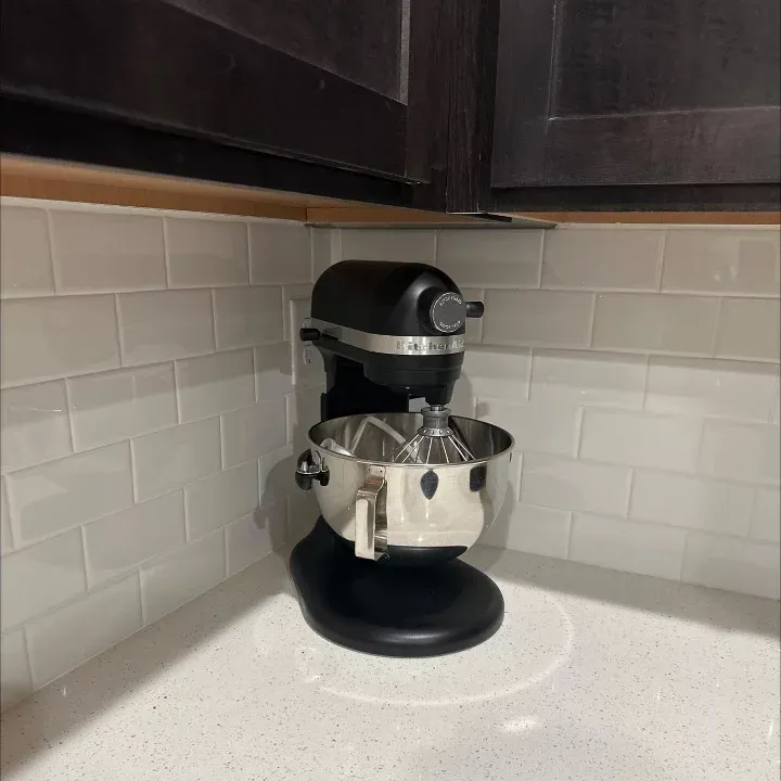  Professional 5.5-Quart Bowl-Lift Stand Mixer