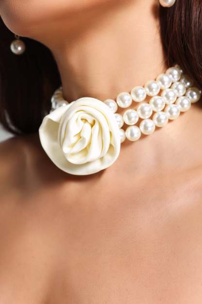 Haley Pearls Flower Chocker