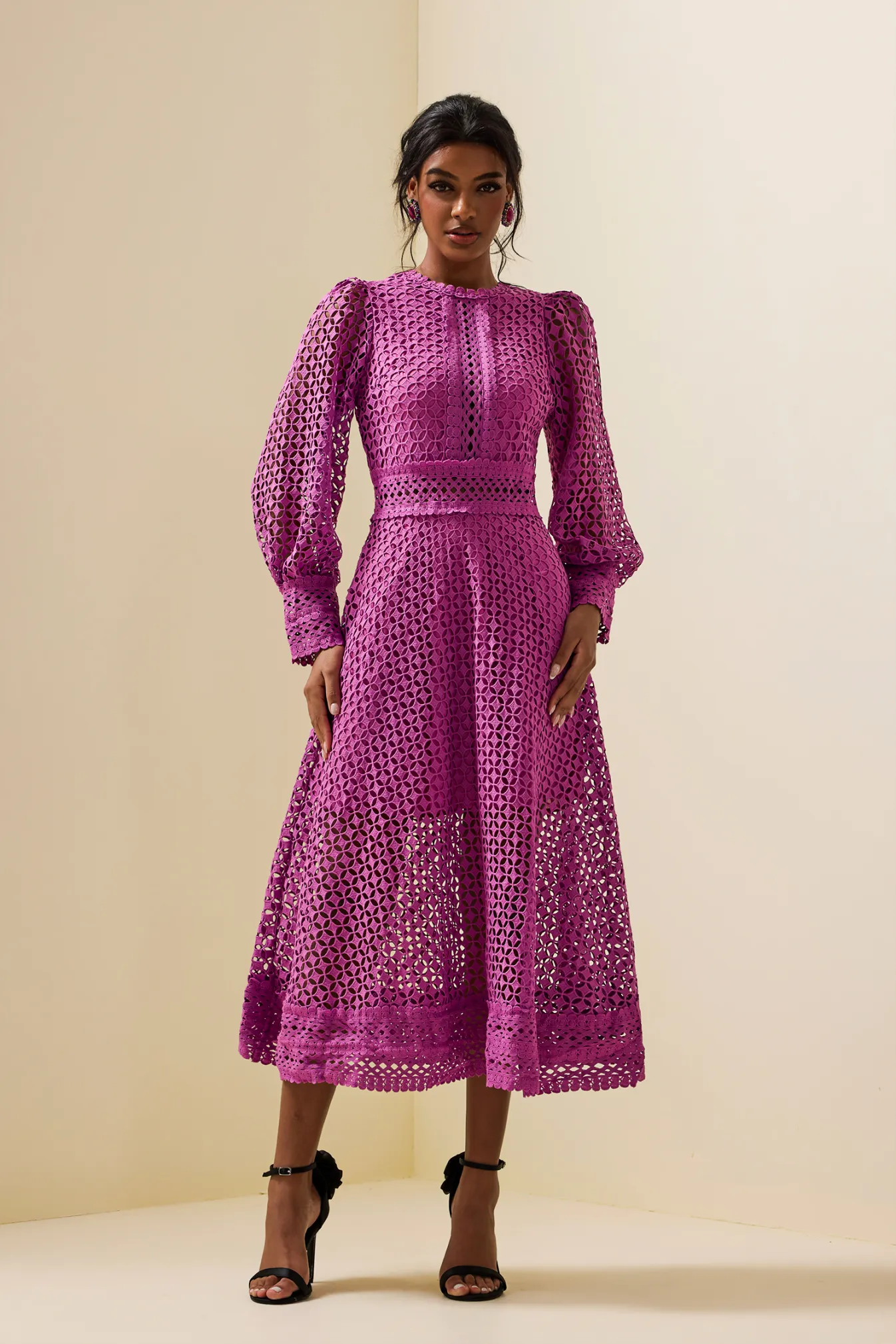Gitta Purple Solid Lace Lantern Sleeve Midi Dress
