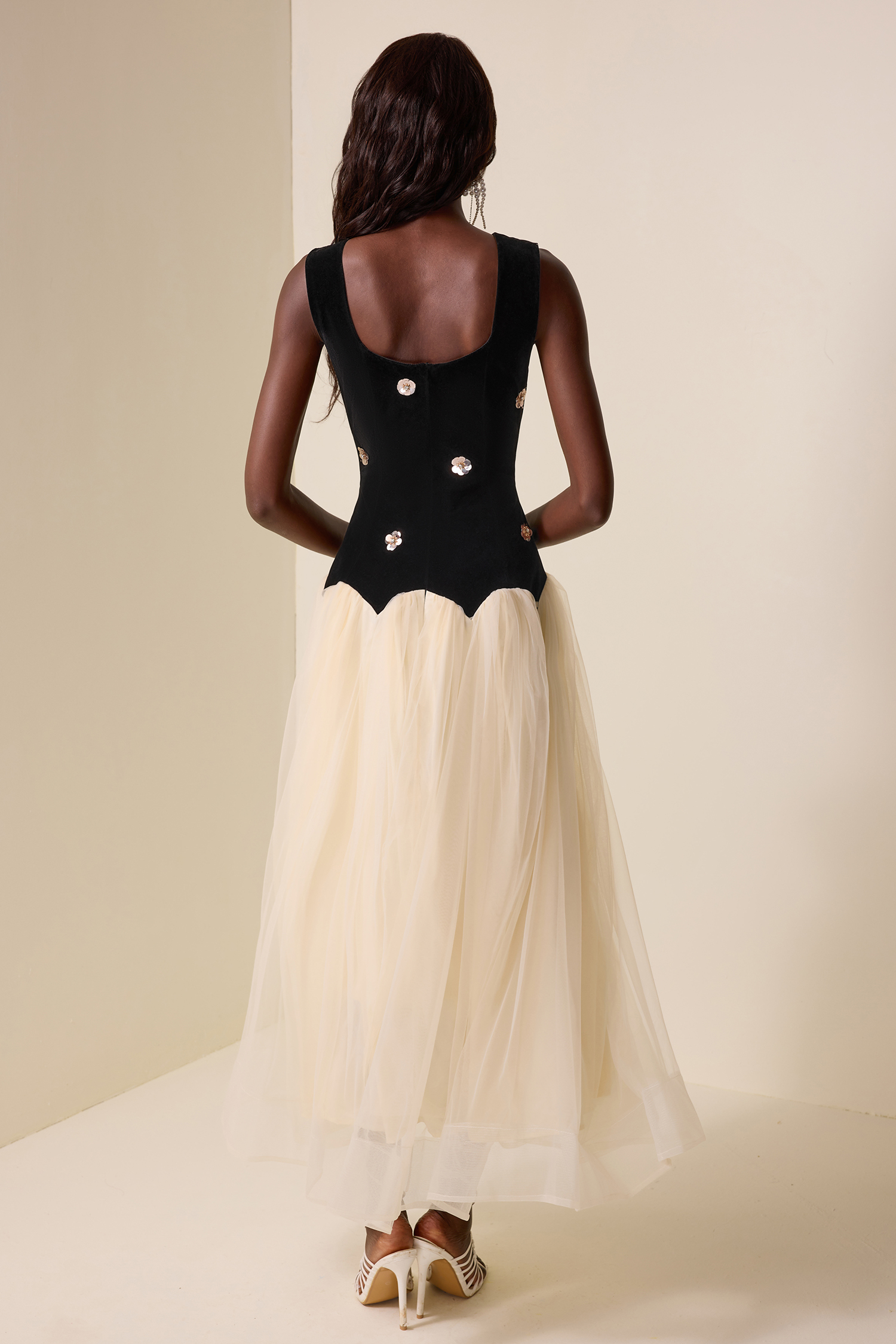 Cheryl Metal Flower Boat Neck Sleeveless Midi Dress