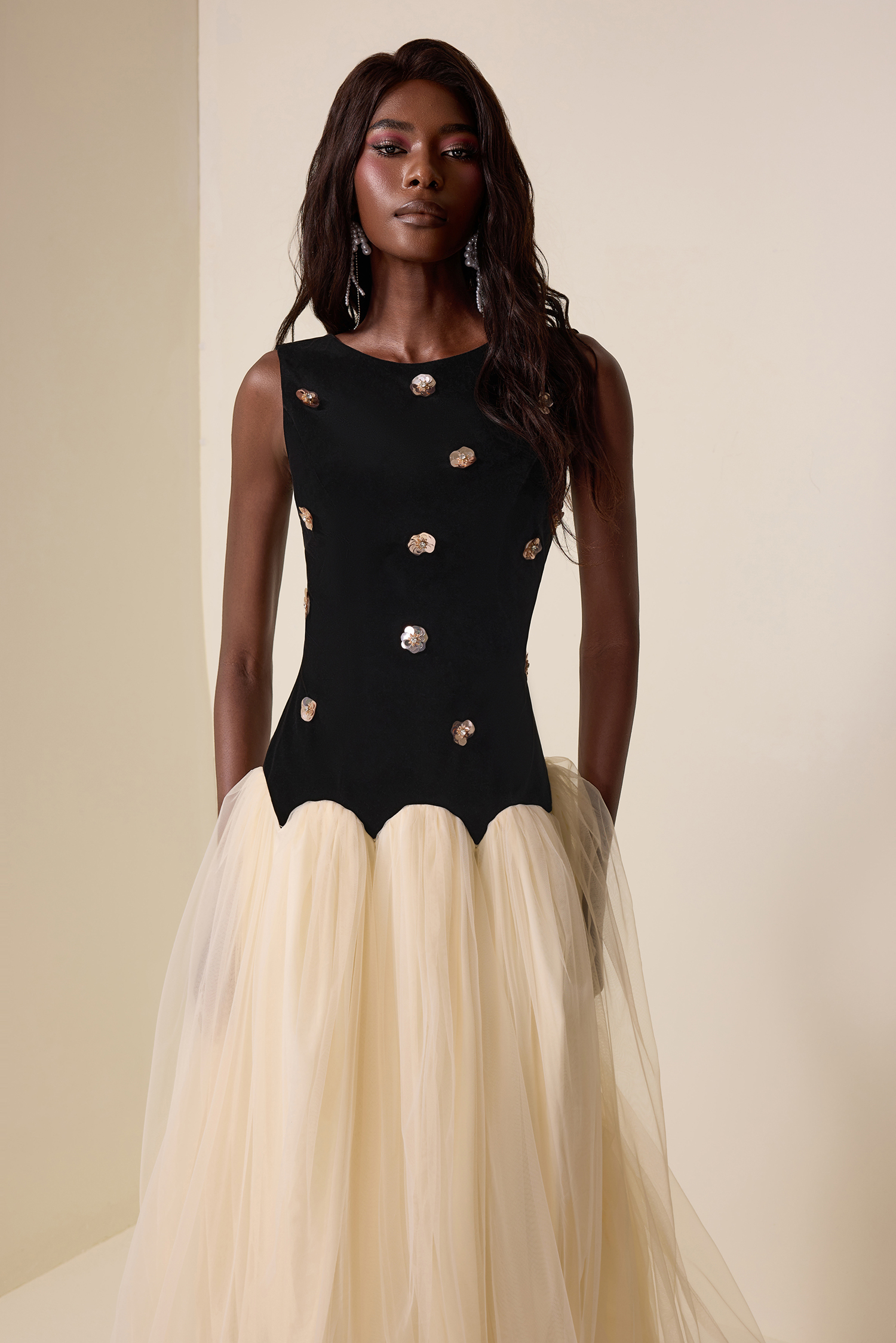 Cheryl Metal Flower Boat Neck Sleeveless Midi Dress