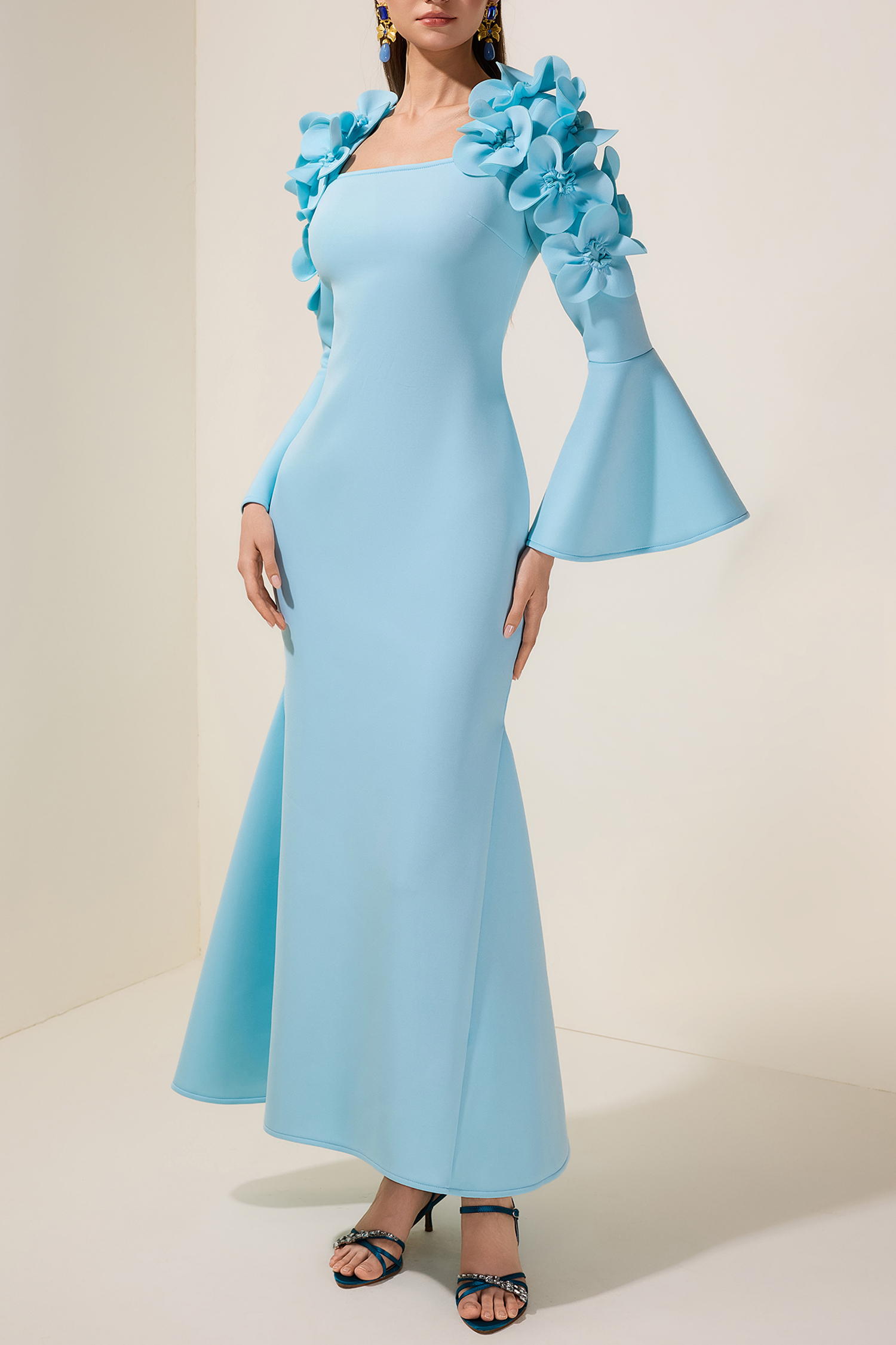 Patty 3D Flower Square Collar Bell Sleeve Maxi Dress