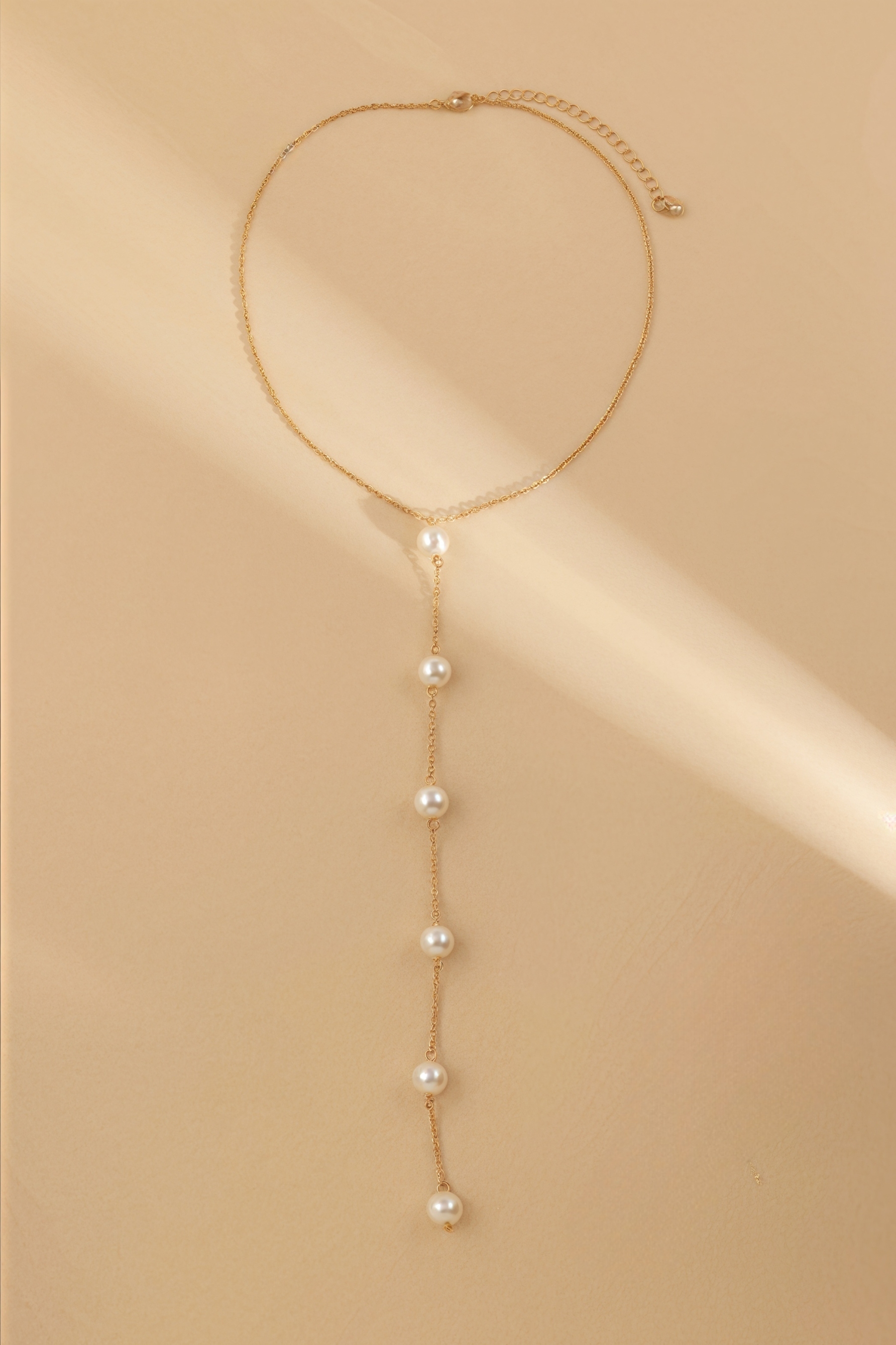 Enriqueta Metal Chain Pearl Necklace