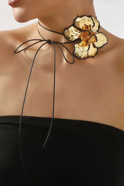 Trudy 3D Pleated Flower Necklace
