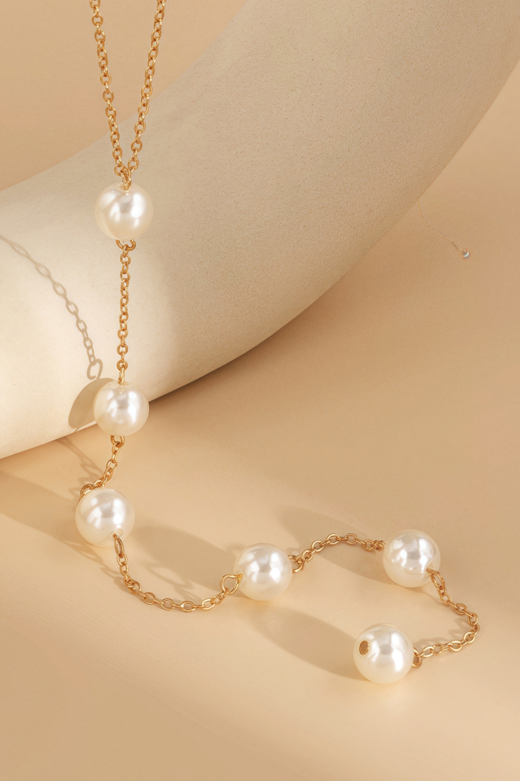 Enriqueta Metal Chain Pearl Necklace