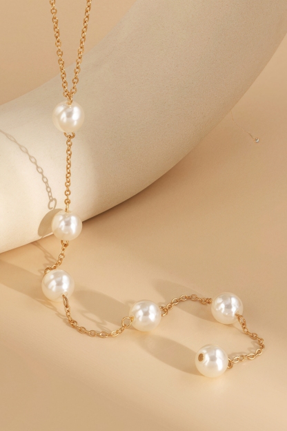 Enriqueta Metal Chain Pearl Necklace