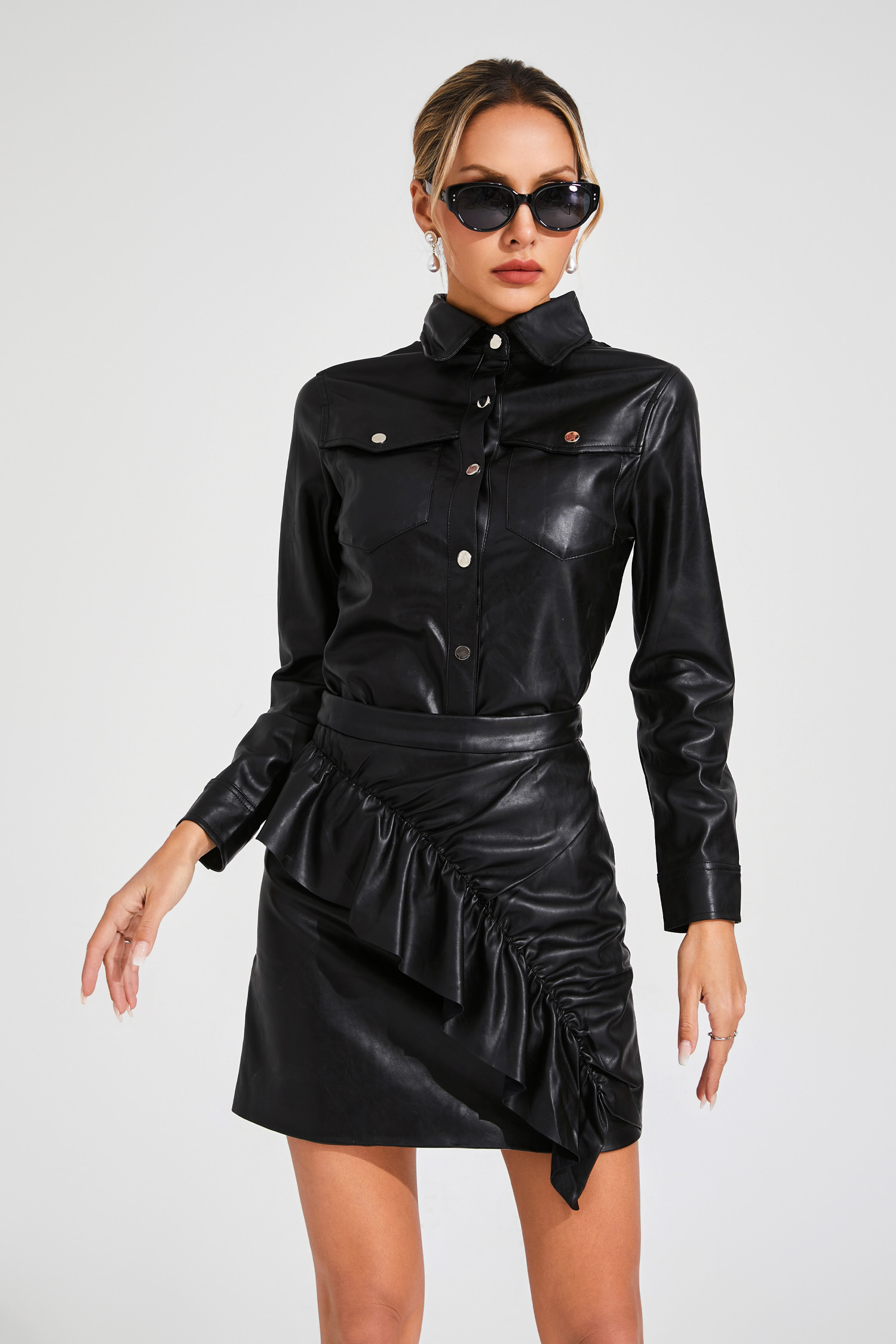 Gia Black Leather Set