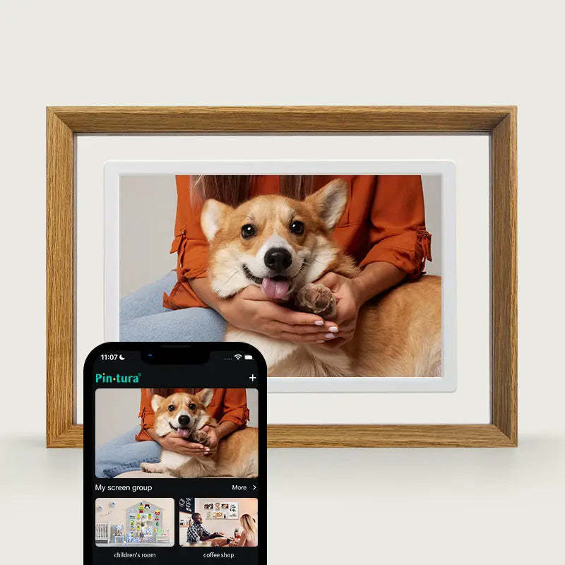 Pinpin 2.0 Wood Digital Frame — Walnut Finish
