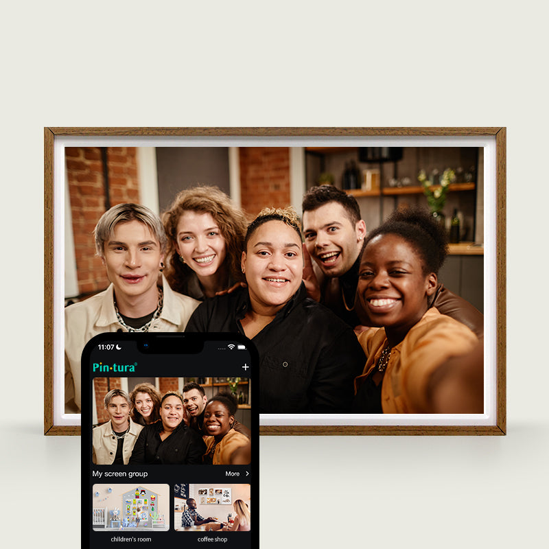 Pinpin 2.0 Aluminum Digital Frame — Wood-Grain Style