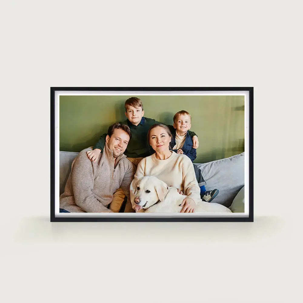 Pinpin 2.0 Aluminum Digital Frame — Sleek Black