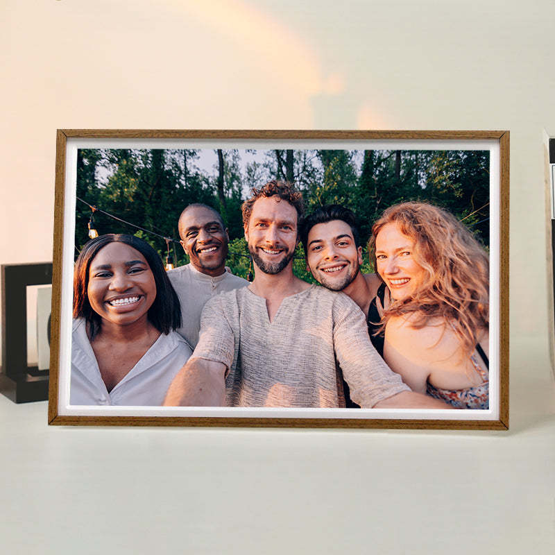 Pinpin 2.0 Aluminum Digital Frame — Wood-Grain Style