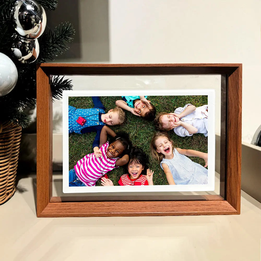 Pinpin 2.0 Wood Digital Frame — Walnut Finish