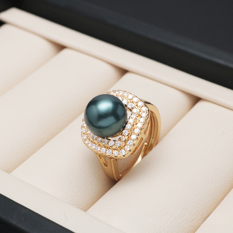 Diamond Classic 18K Gold Akoya Pearl Set Double Trephine