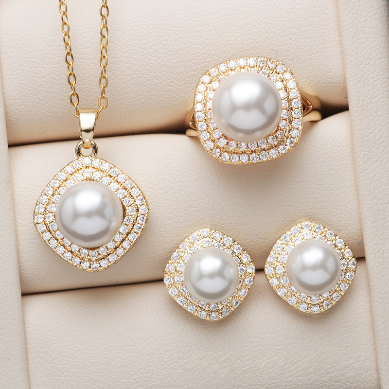 Diamond Classic 18K Gold Akoya Pearl Set Double Trephine