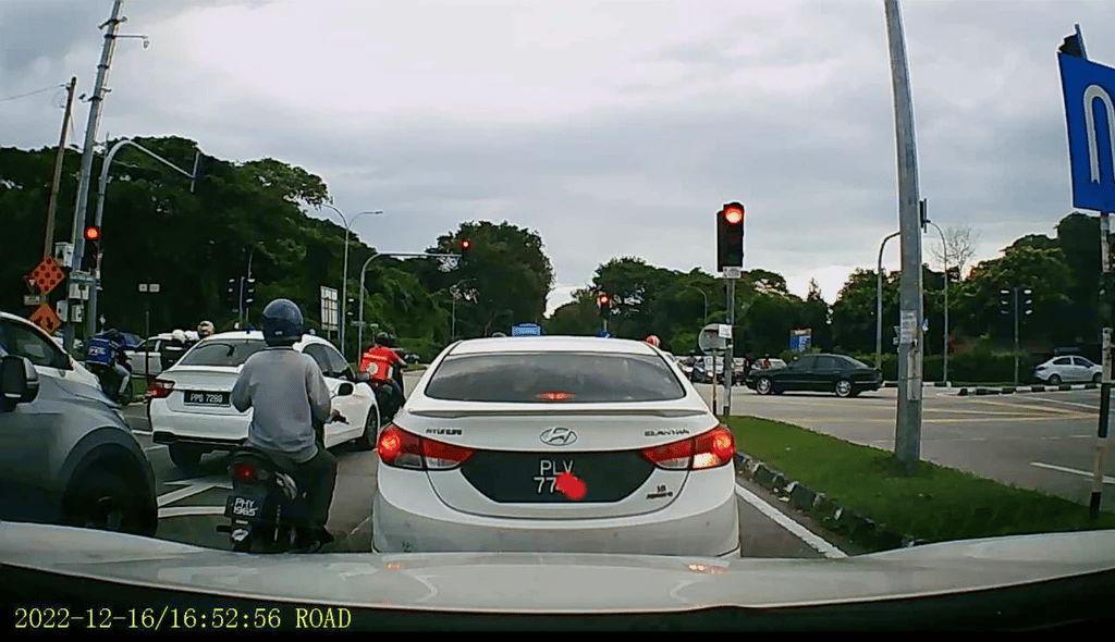 【✈ Ingyenes szállítás - Új érkezés 】 ROADCAM R2 Javítsa a vezetés biztonságát kiváló minőségű műszerfali kamerákkal