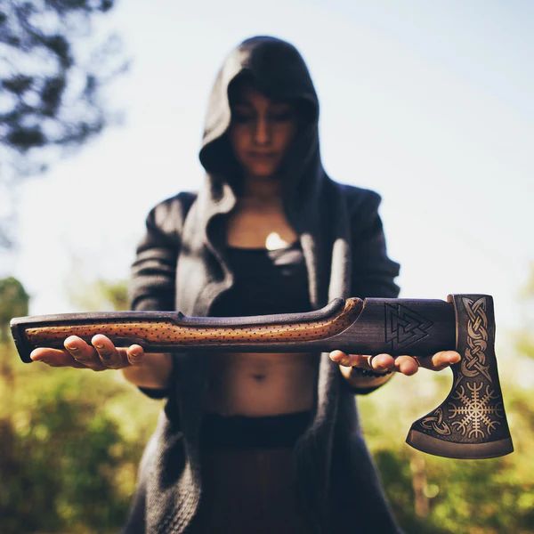 Viking Axe - Kézzel készített szénacél, 20 éve használt