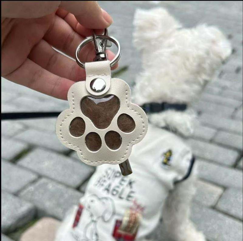 🐾Pet Paw Shaped Leather Keychain - Keep Them By Your Side✨