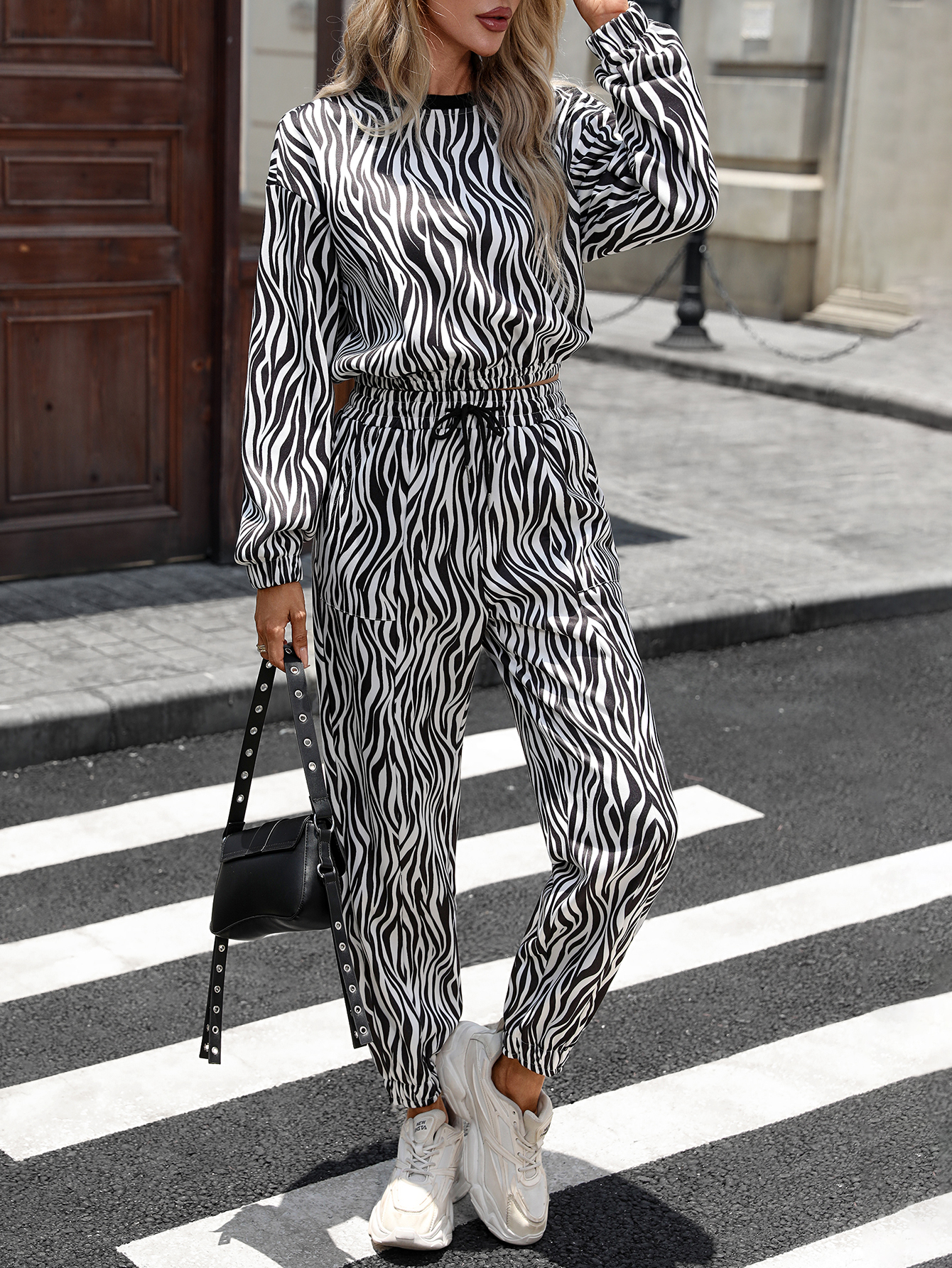 Women's casual and fashionable all-over printed round neck long-sleeved top and pocket trousers two-piece set