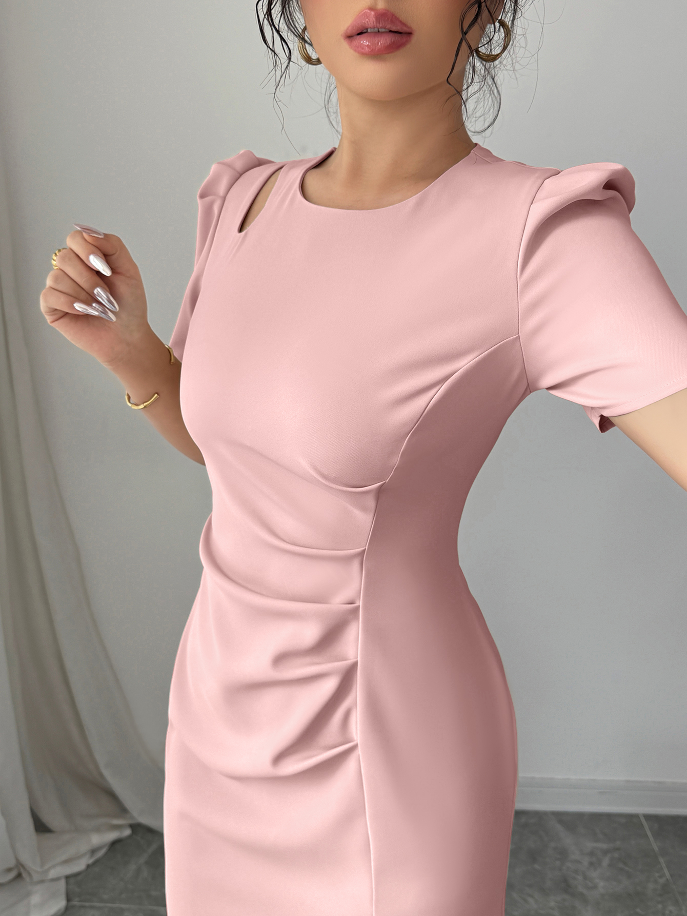 Women's Solid Color Round Neck Short Puff Sleeve Elegant Cutout Shoulder Dress