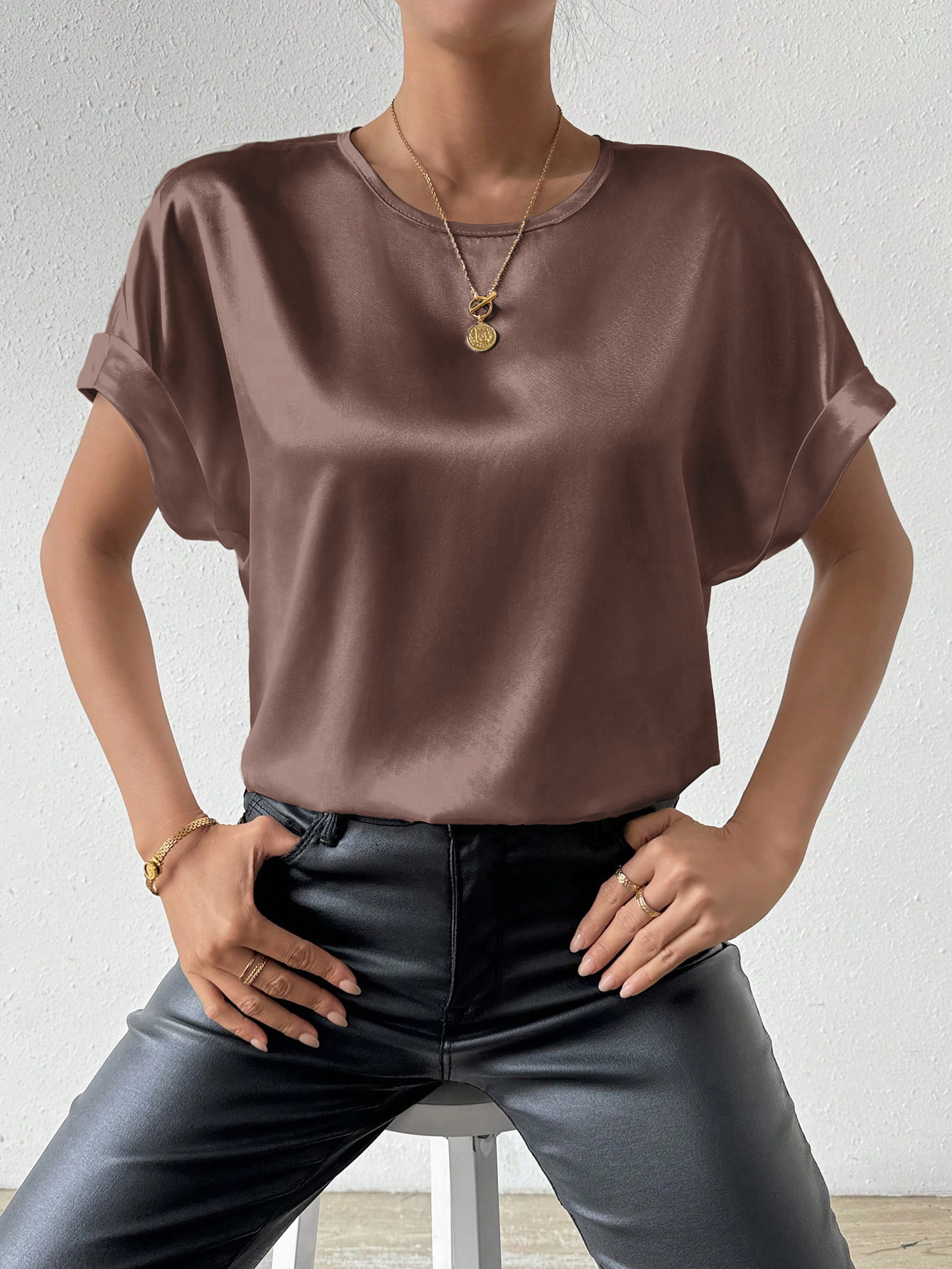  XD010 Women's Batwing Sleeve Top With Back Keyhole Design