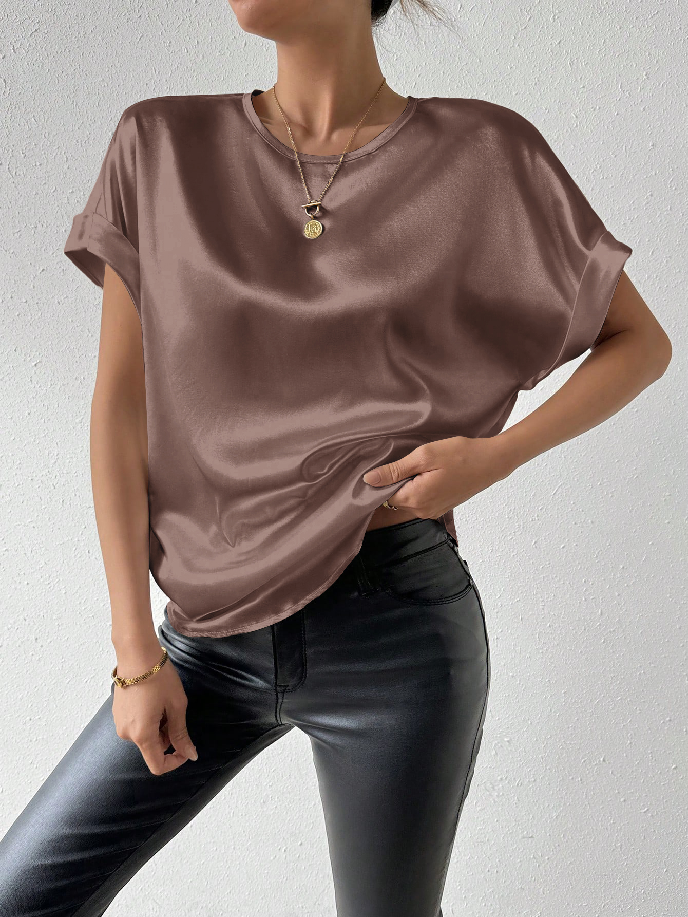  XD010 Women's Batwing Sleeve Top With Back Keyhole Design