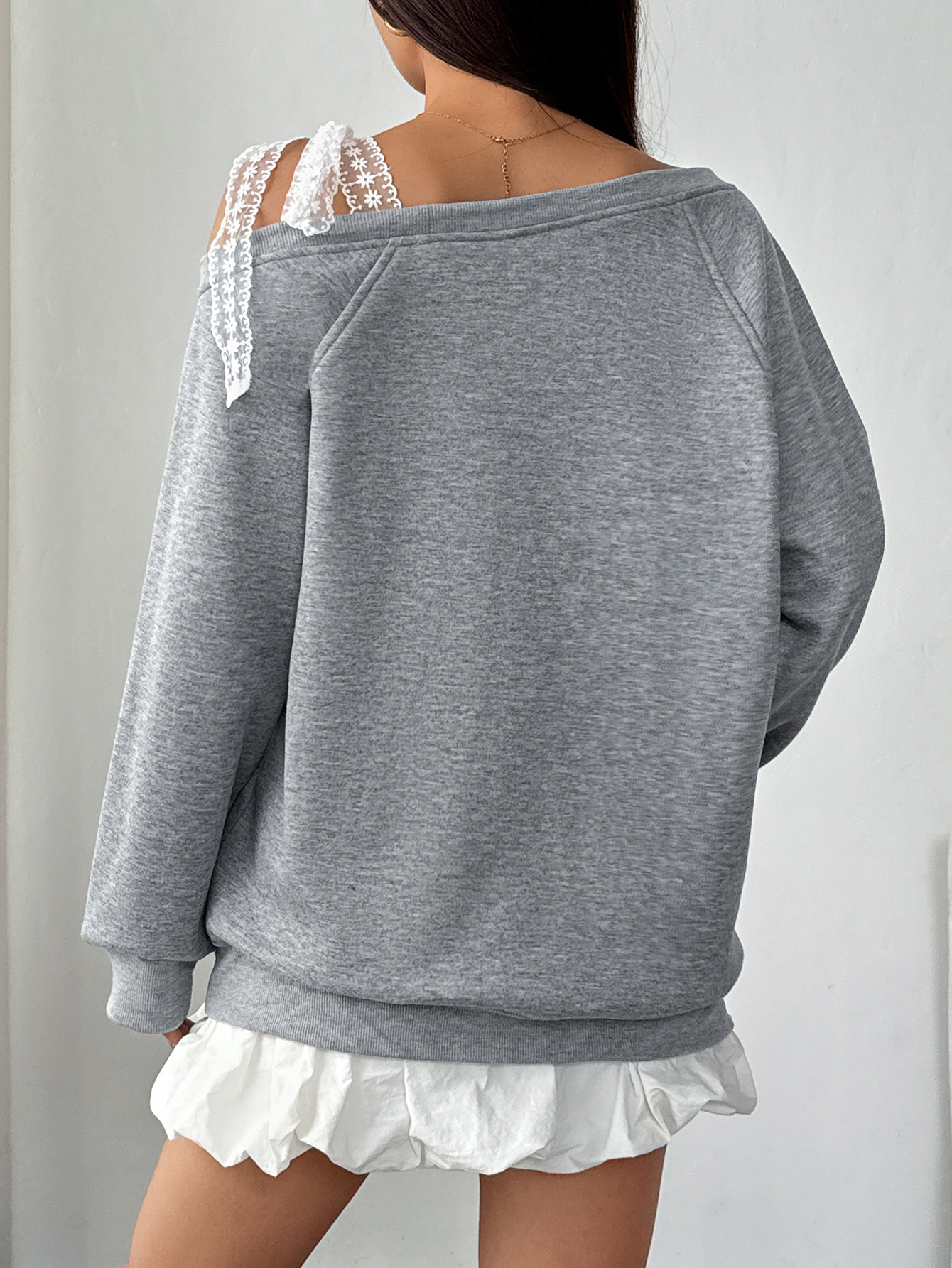 Women's off-shoulder sweatshirt with creative hand-woven bow and lace ties