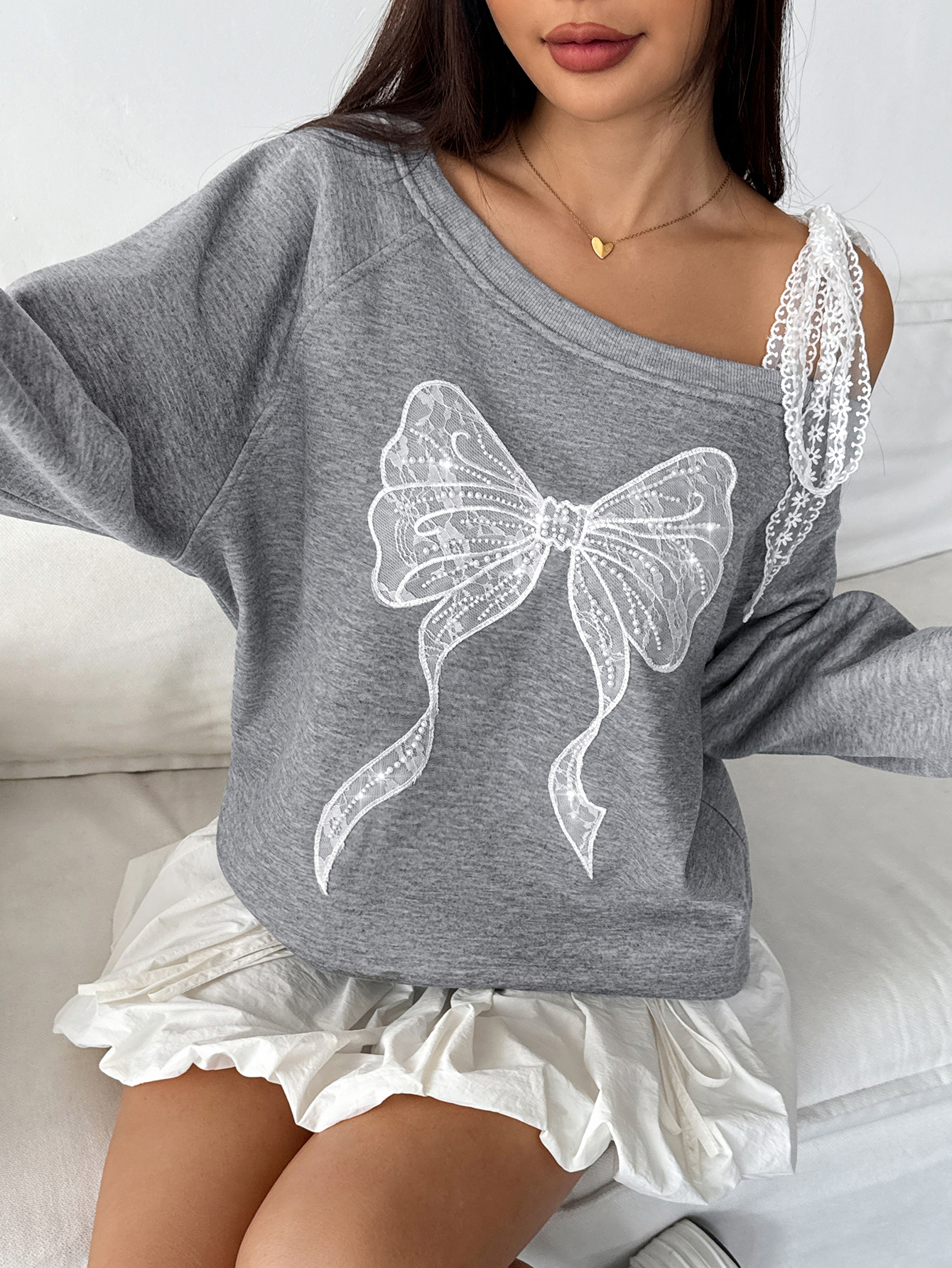 Women's off-shoulder sweatshirt with creative hand-woven bow and lace ties