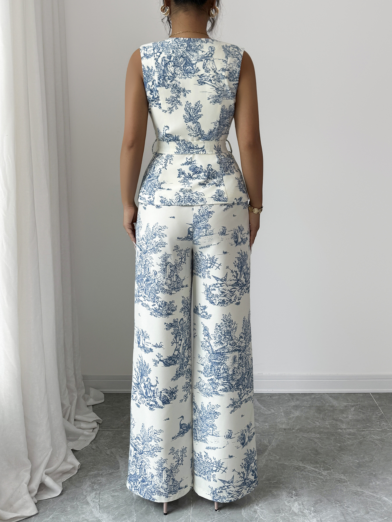 Women Elegant Full Print V-Neck Sleeveless D-Ring Belted Peplum Top & Loose Wide Leg