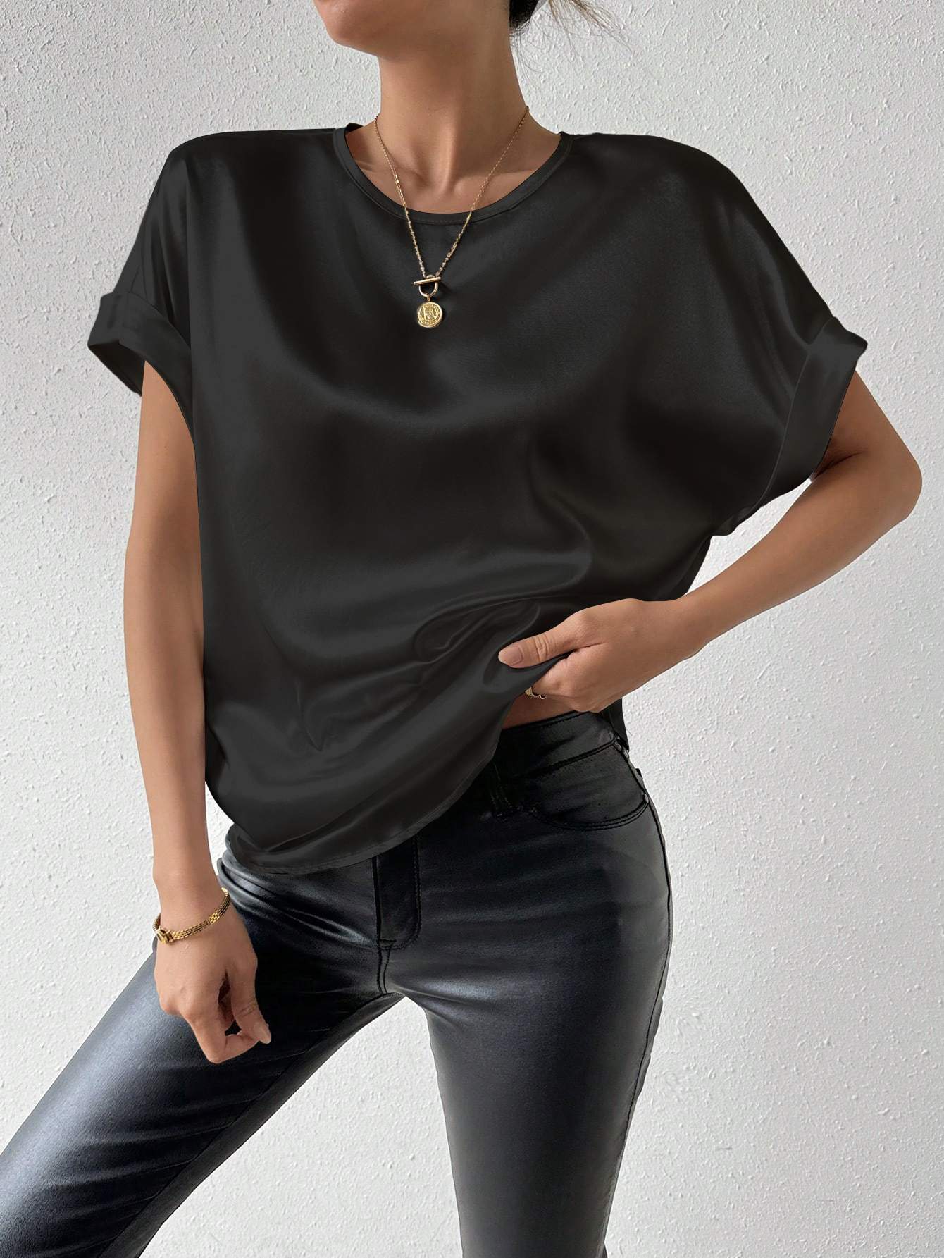  XD010 Women's Batwing Sleeve Top With Back Keyhole Design
