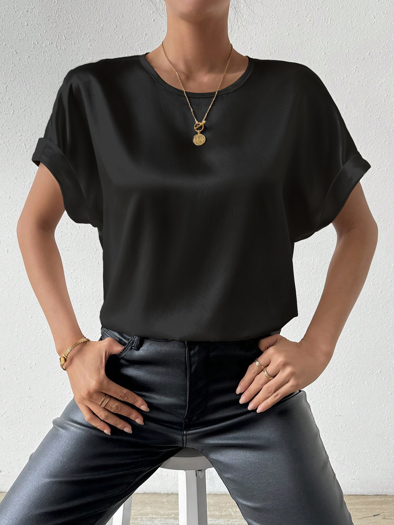  XD010 Women's Batwing Sleeve Top With Back Keyhole Design