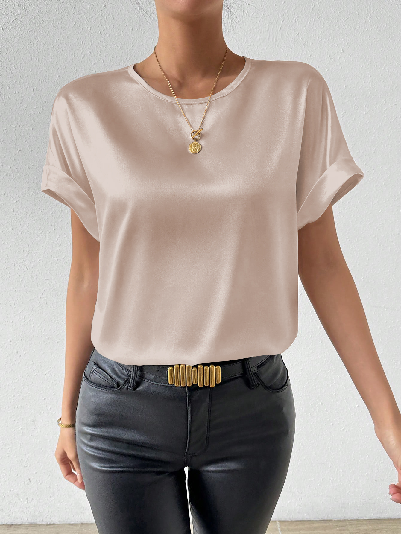  XD010 Women's Batwing Sleeve Top With Back Keyhole Design