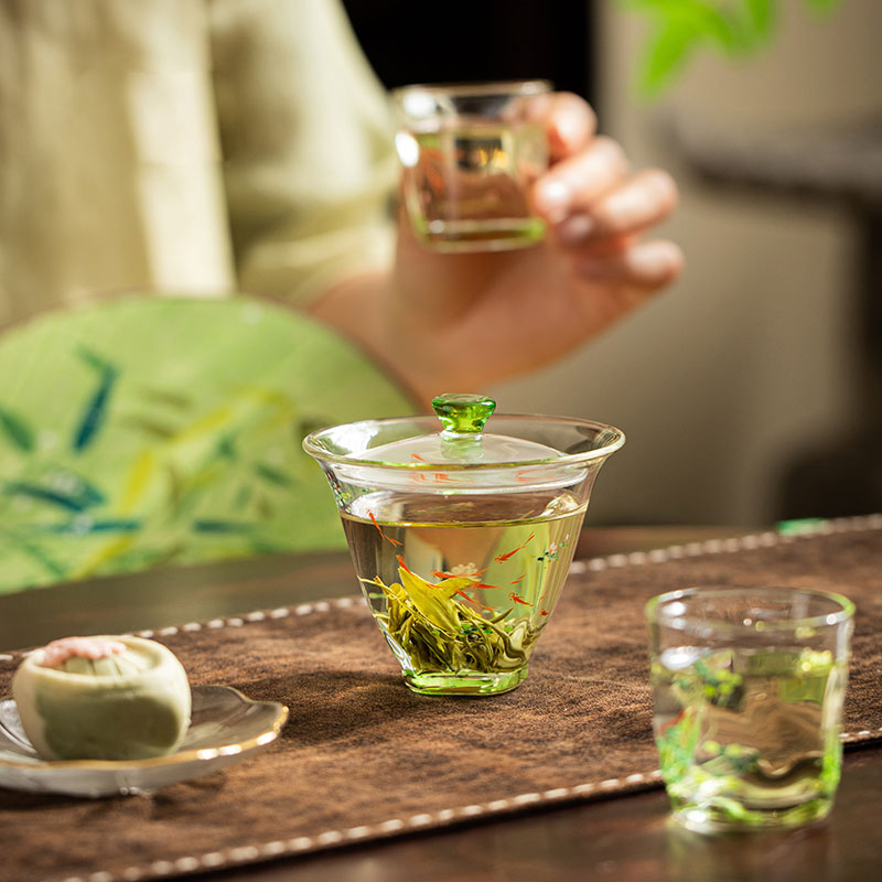 Hand-Painted 120ml Lotus Fish Gaiwan | High-Quality Glass