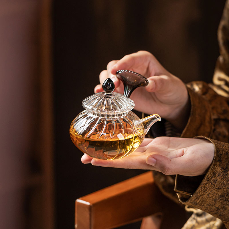 Handcrafted Borosilicate Glass Teapot 150ml – Seashell Handle, Four Colors