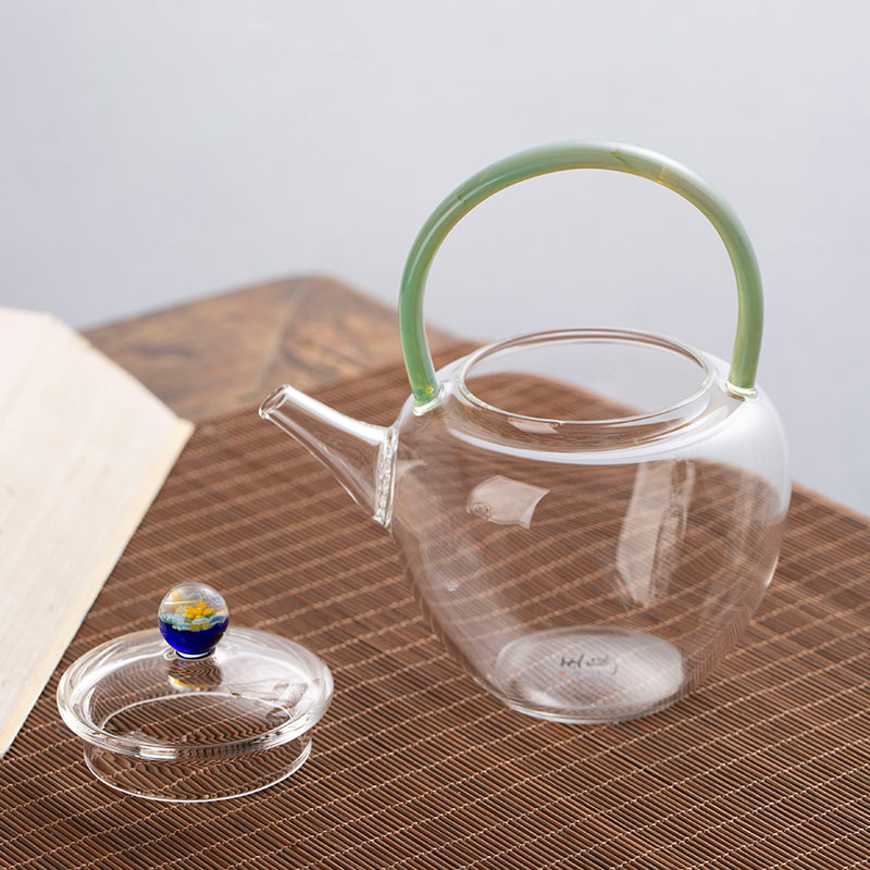 Handcrafted 220ml Borosilicate Glass Teapot – Qingying Handle Pot with Floral Lid
