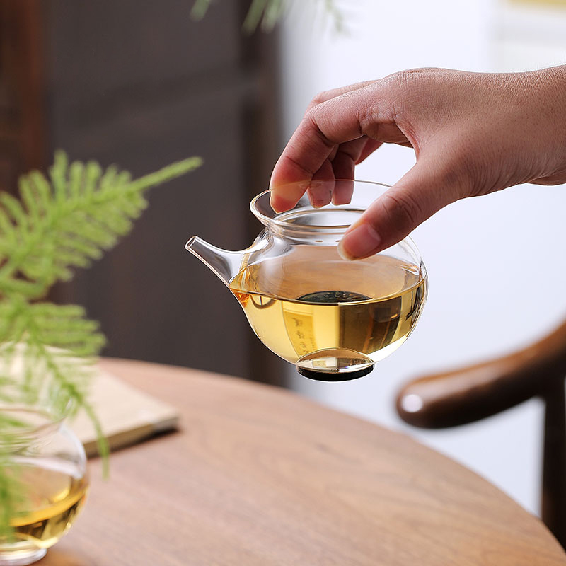 Handcrafted Glass Gongdao Cup – Spring Bird Fairness Pitcher 180ml